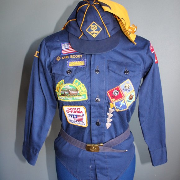 Vintage Cub Scouts Shirt, Hat, Belt, Scarf, Patches Oregon Trail Council 133 ~Ne - Picture 1 of 16